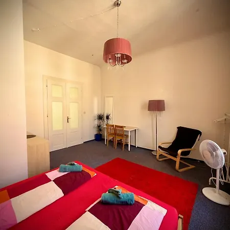 Pansiyon Just 3 Min Walk Old Town Center Private C Prag