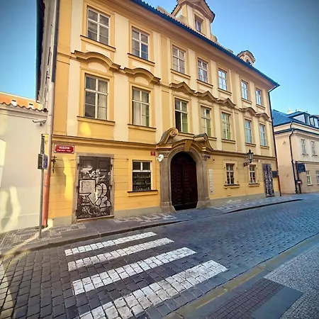 Just 3 Min Walk Old Town Center Private C 홈스테이