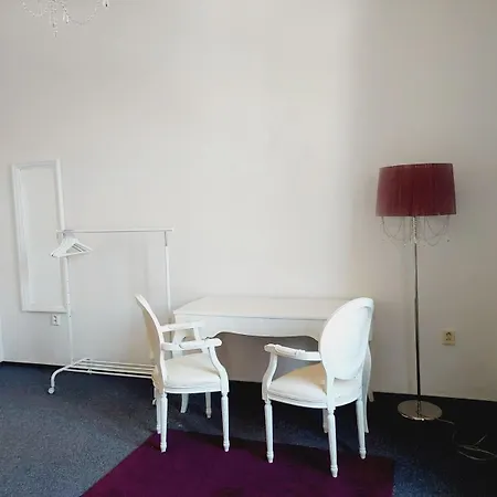 Just 3 Min Walk Old Town Center Private C *